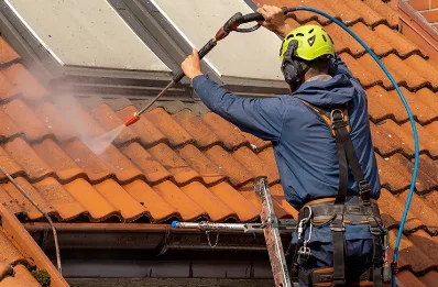 Démoussage et hydrofuge de toiture à Crépy
